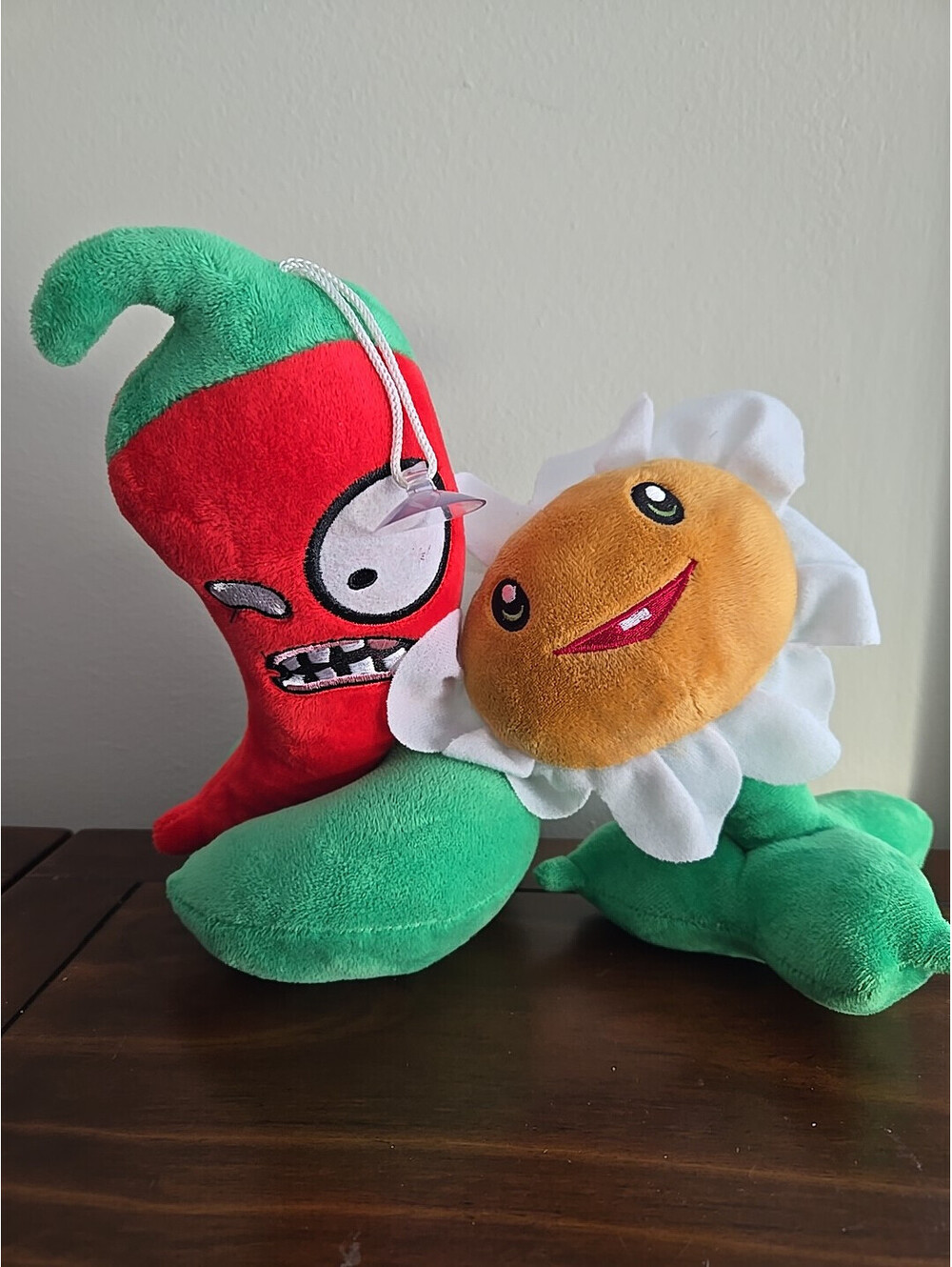 PVZ Plants Vs Zombie Jalapeno Red Pepper on a Lily Pad Plush White Flower 9"